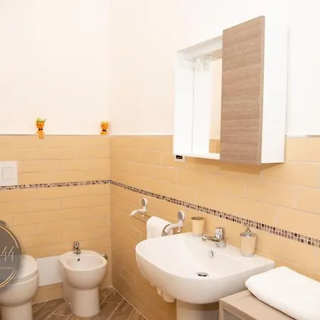 アパート Incentro 44 *