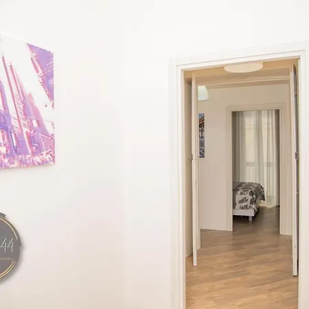 アパート Incentro 44 *